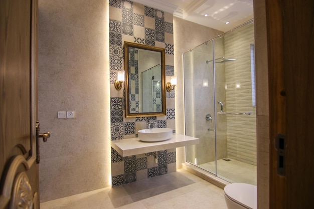 Salle de bain design moderne Photo Premium