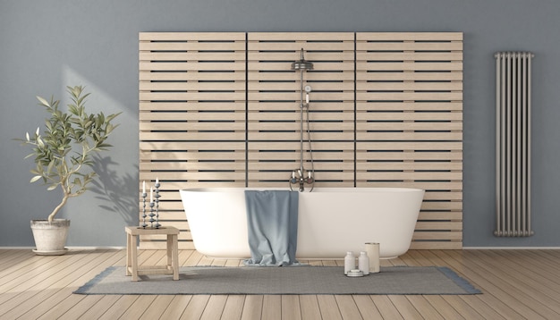 Salle de bain minimaliste avec baignoire contre panneau en bois