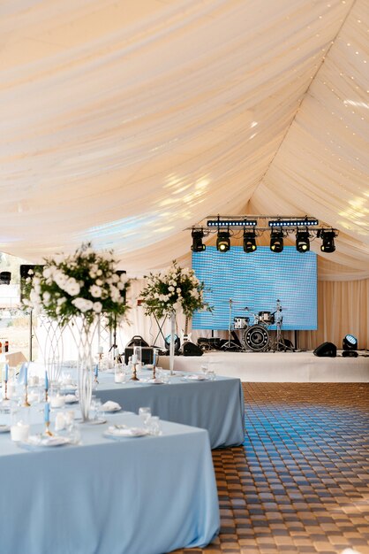 Salle de banquet pour mariages, décoration de salle de banquet