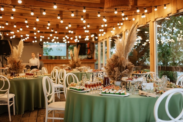 Salle de banquet pour les mariages salle de banquet avec un décor atmosphérique