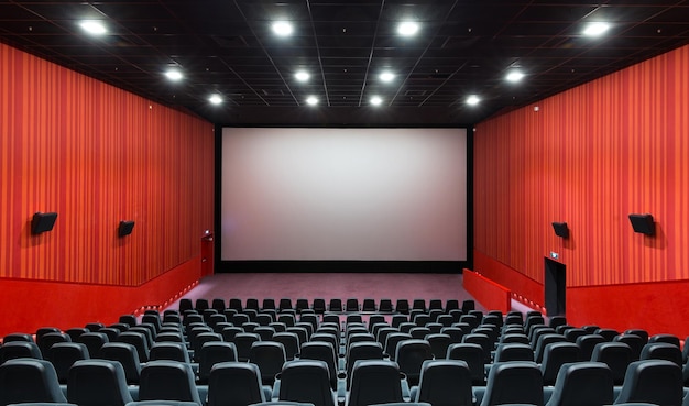 Salle de cinéma rouge