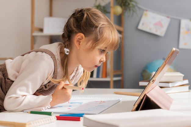 Salle de classe virtuelle et espace d'étude