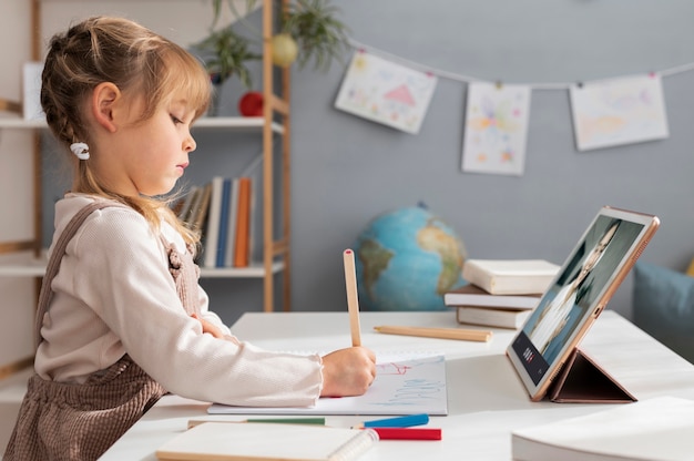 Salle de classe virtuelle et espace d'étude