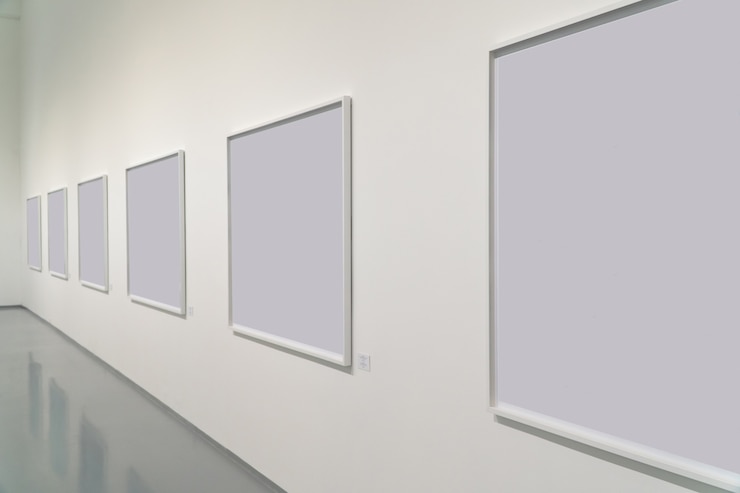Photo salle d'exposition de la galerie avec des images vierges