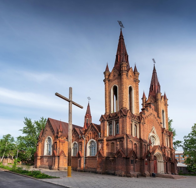 La salle d'orgue de la Philharmonie de Krasnoïarsk est située dans le bâtiment de l'église catholique en activité