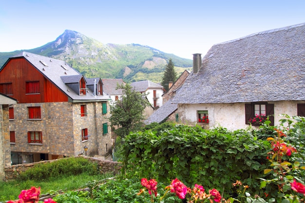 Sallent de Gallego village de pierre des Pyrénées Huesca