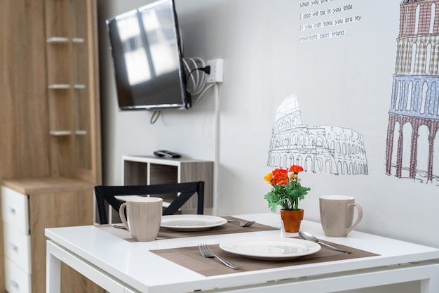 Salon intérieur de luxe et table à manger, type de studio ou d&#39;appartement en studio