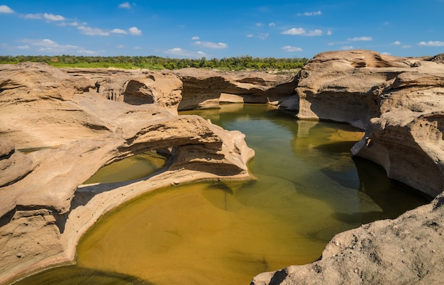 Sam Pan Bok, l'incroyable forme de roche dans le Mékong pendant la saison estivale, Ubon Ratchathani, Thaïlande.