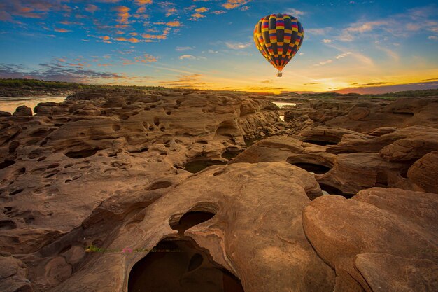 Sampanbok Ubon Ratchathani Grand Canyon en Thaïlande 3000 Boke la nature de la roche est invisible en Thaïlande