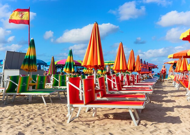 San Vito lo Capo, Italie - 17 septembre 2017 : Transats sur la plage de San Vito lo Capo à la mer Méditerranée, Sicile, Italie