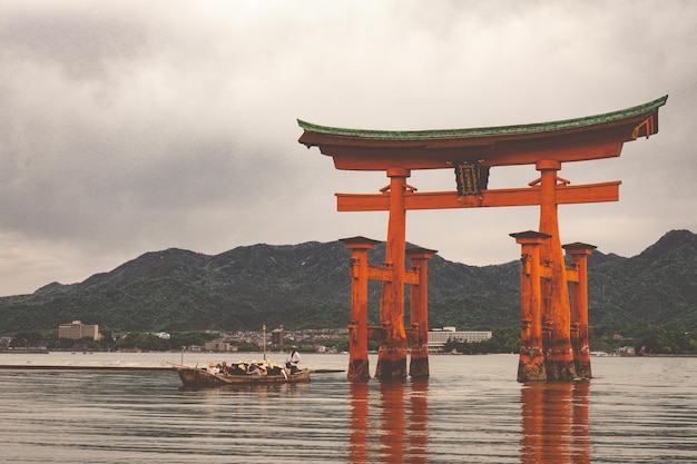 Photo le sanctuaire d'itsukushima