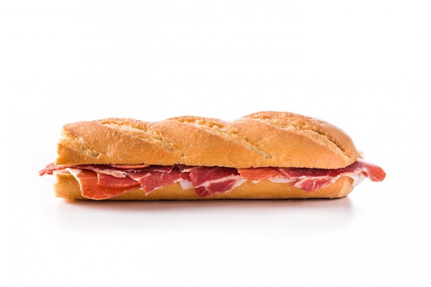 Sandwich au jambon serrano espagnol isolé