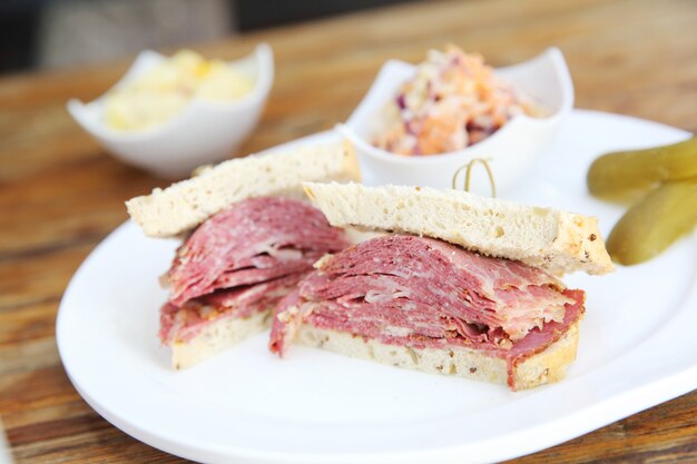 Sandwich au pastrami de rosbif