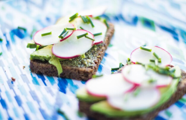 Sandwich aux légumes collations saines et concept de cuisine maison