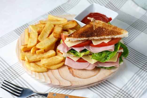 Sandwich de légumes au fromage