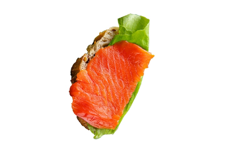 Photo sandwich de saumon poisson rouge fruits de mer apéritif plat frais délicieux nourriture gourmande arrière-plan sur la table nourriture rustique vue supérieure copier l'espace régime pescetarian
