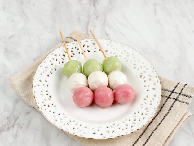 Sanshoku Dango Trois boulettes colorées