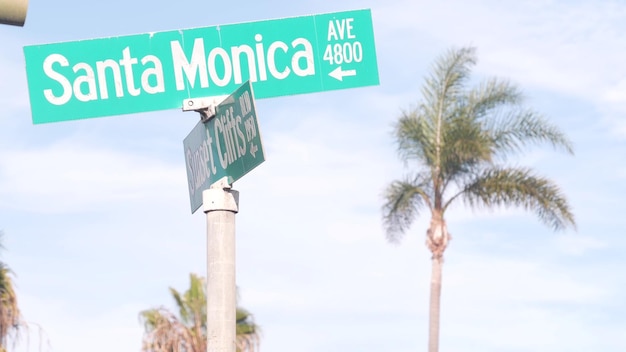 Photo santa monica street road sign california city usa tourist resort palmiers