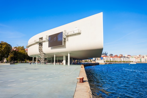 SANTANDER, ESPAGNE - 26 SEPTEMBRE 2017 : Centro Botin ou Botin Center est un bâtiment d'installations culturelles situé à Santander, Espagne