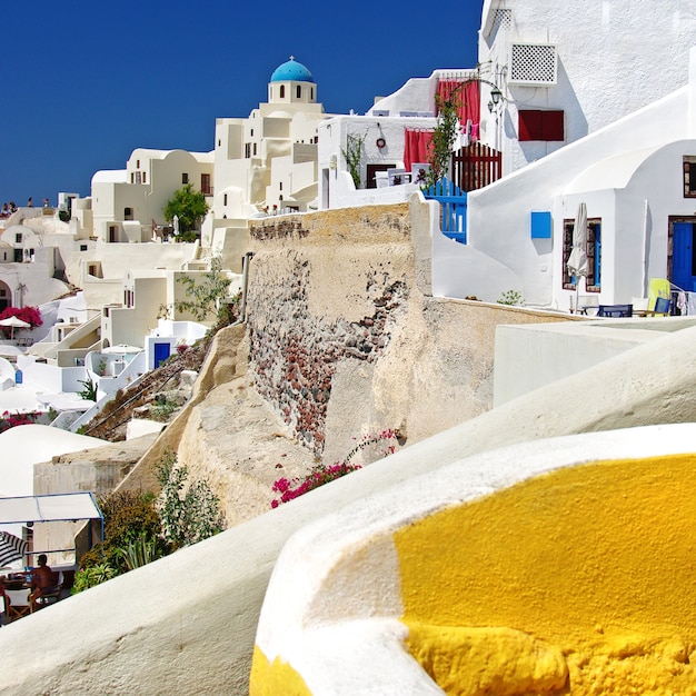 Santorin emblématique - la plus belle île d'Europe, village d'Oia. Grèce