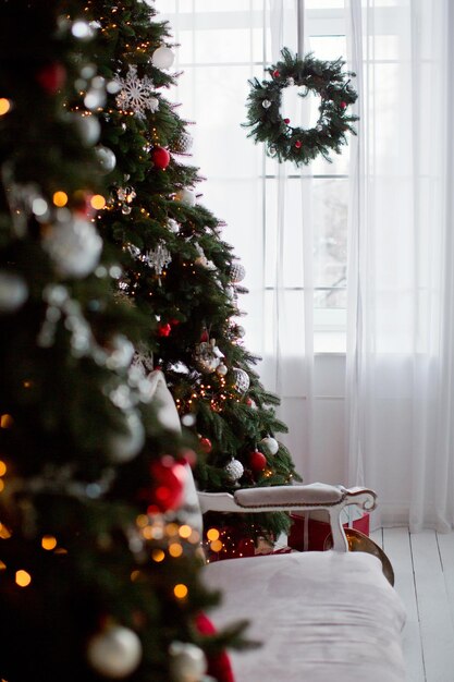 Sapin et couronne de Noël