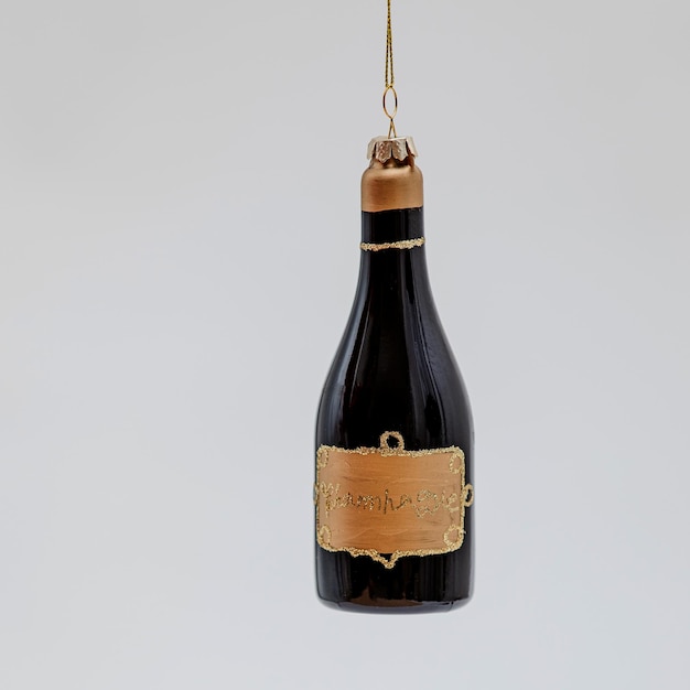 Sapin de Noël créatif en forme de bouteille de champagne