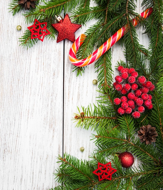 Sapin de Noël avec décoration