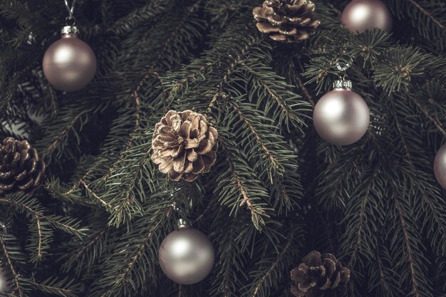 Sapin de Noël avec fond d'écran de boules de Noël Sapin de Noël en arrière-plan