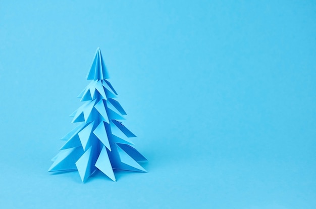 Sapin de Noël origami en papier bleu