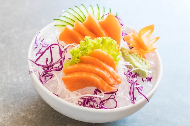 sashimi de saumon frais