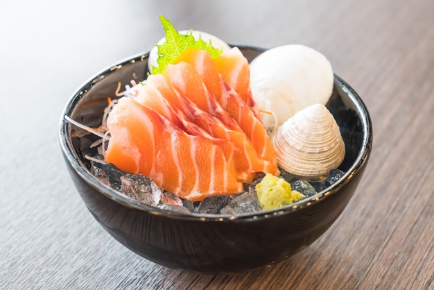 sashimi de saumon frais