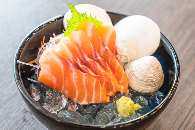 sashimi de saumon frais