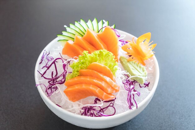 sashimi de saumon frais