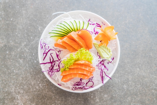 sashimi de saumon frais