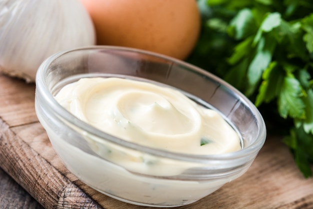 Sauce aioli et ingrédients