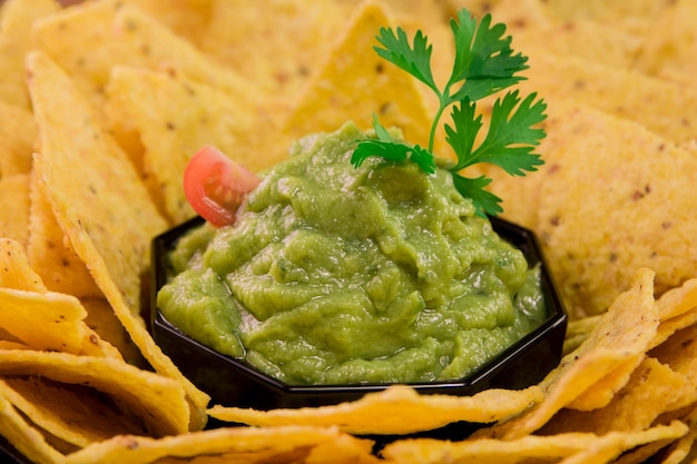 Sauce guacamole aux nachos