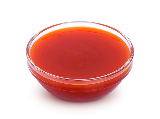 Sauce piment fort isolé sur fond blanc