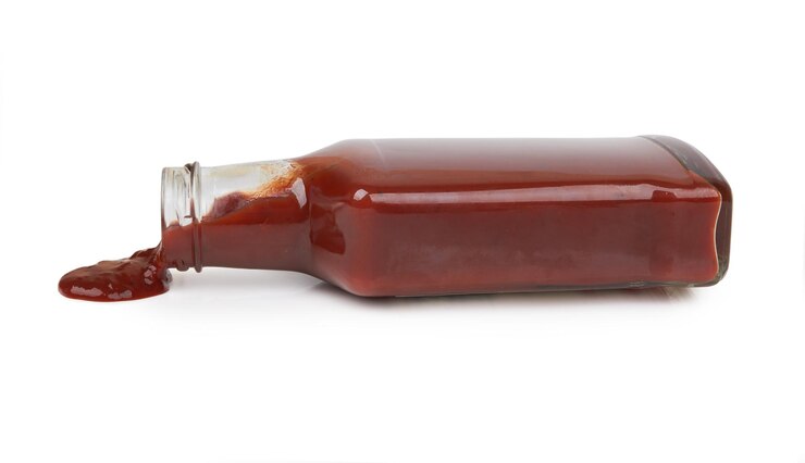 Photo sauce tomate sur blanc