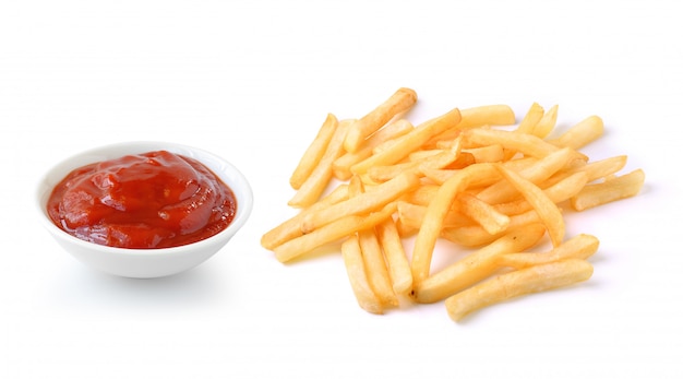 Sauce tomate et frites isolé sur blanc