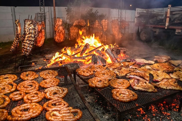 Saucisse barbecue et côtes de vache cuisine argentine typique