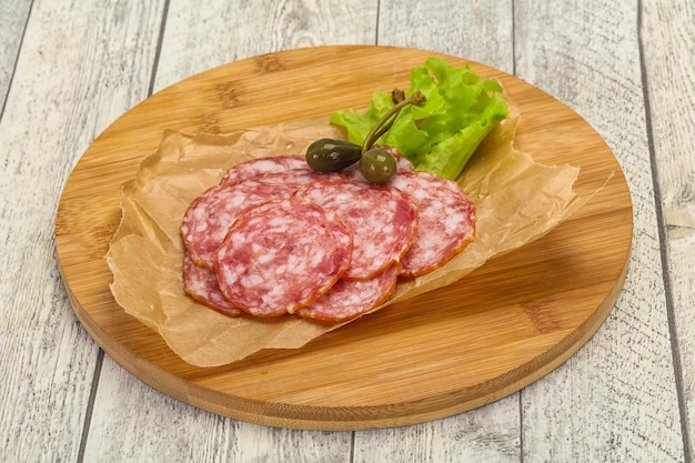 Saucisse Espagnole Salchichon avec salade