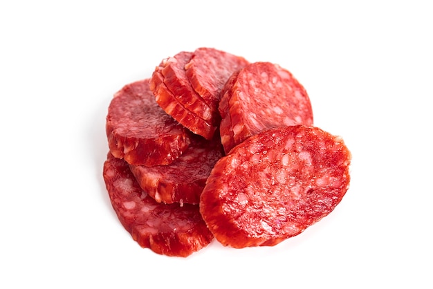 Saucisse isolée sur fond blanc. Saucisse chinoise. photo de haute qualité