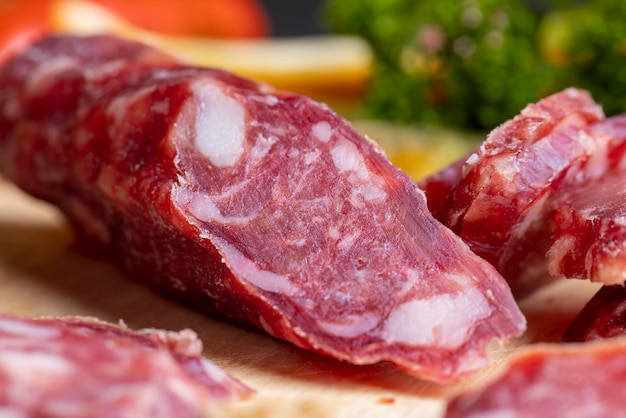 Saucisse de porc séchée de haute qualité aux épices