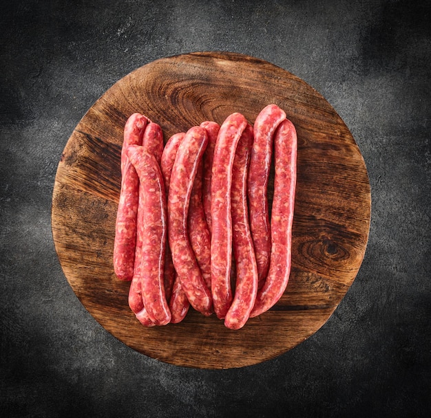 Saucisses de bœuf crues fraîches Saucisses allemandes Rinderbratwurst Bratwurst de bœuf cru