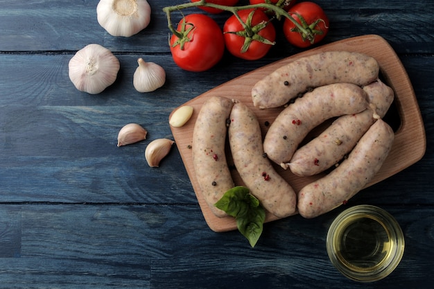 Saucisses crues aux épices et herbes