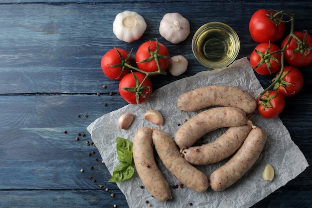 Saucisses crues aux épices et herbes