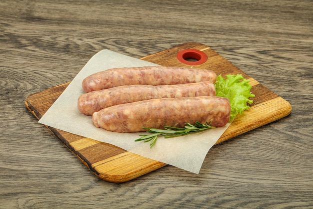 Saucisses crues de viande de porc pour le gril