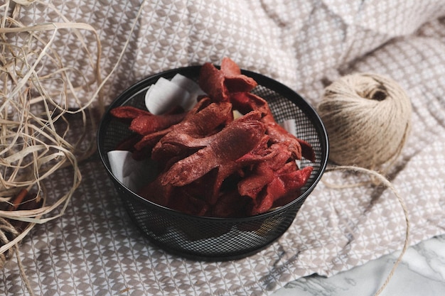 Saucisses frites délicieuses, amuse-gueules savoureux