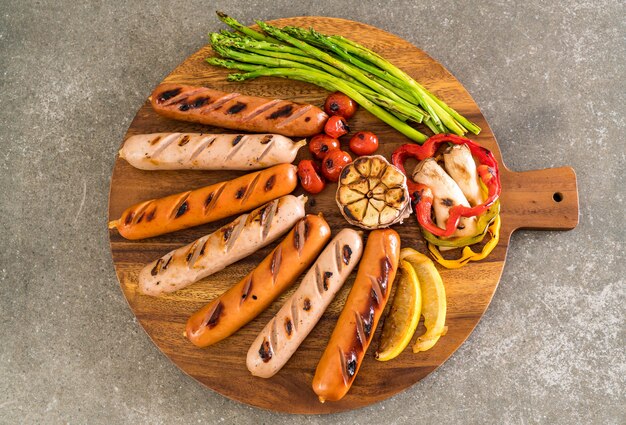 saucisses grillées aux légumes