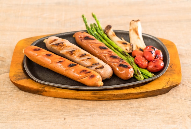 saucisses grillées aux légumes